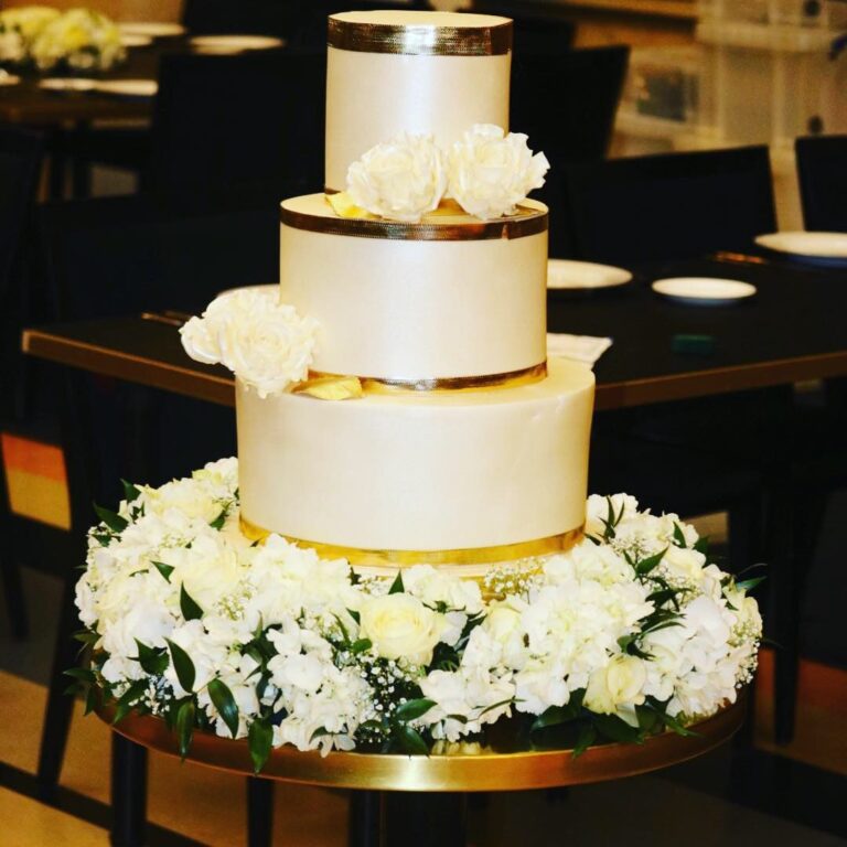 Gees Cakes 1 768x768