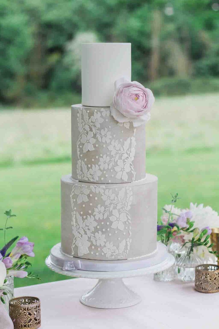 Luxury lace detail wedding cake  768x1152